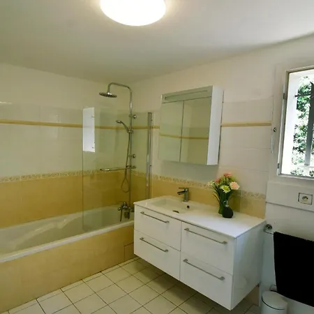 Piscine Chauffée Et Magnifique Vue Mer! à10 Mns De La Plage&du Centre!