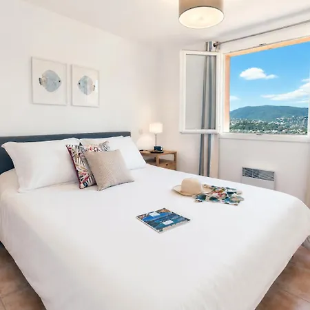 Bellevue, Magnifique Vue Mer! Piscine Chauffée, à10 Mns De La Et Du Centre! Villa Cavalaire-sur-Mer