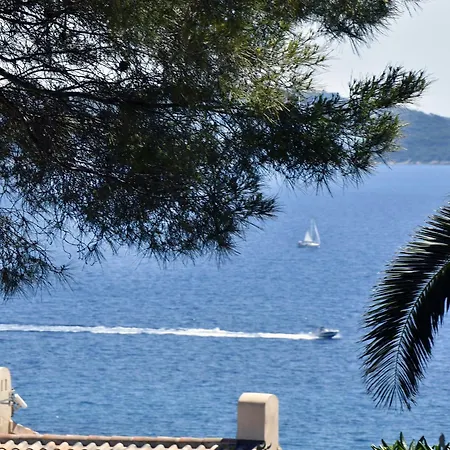 Bellevue, Magnifique Vue Mer! Piscine Chauffée, à10 Mns De La Et Du Centre!