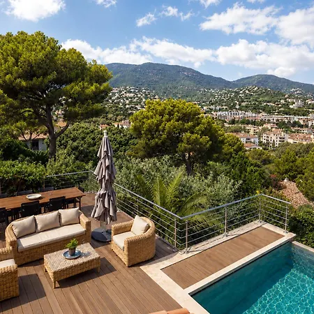 Bellevue, Magnifique Vue Mer! Piscine Chauffée, à10 Mns De La Et Du Centre! * Cavalaire-sur-Mer